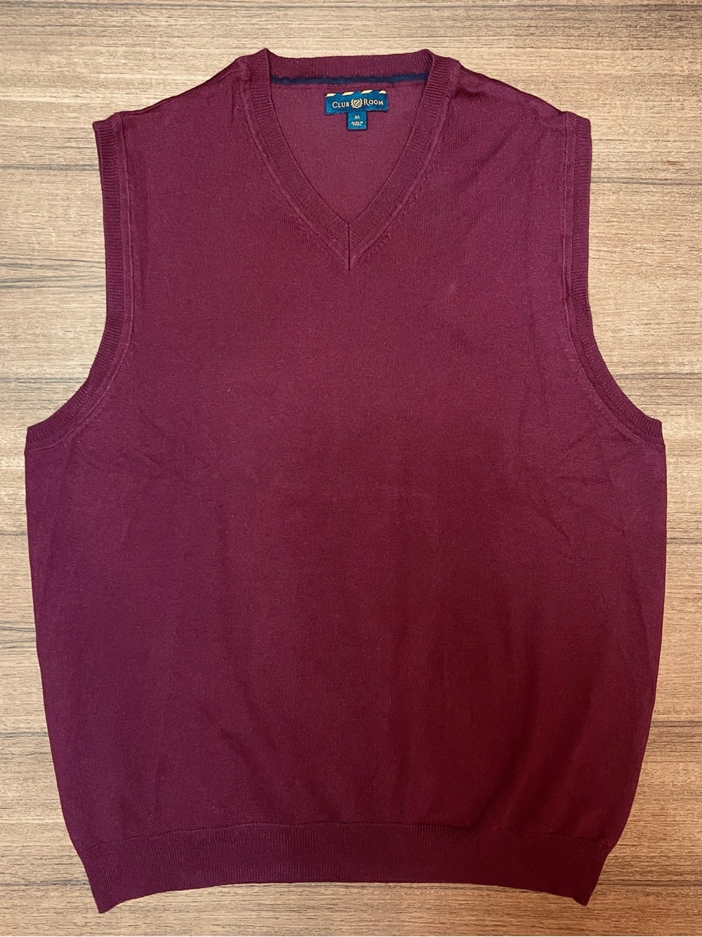 Club Room Men’s V-Neck Sweater Vest in Wine Size Medium Cotton Blend